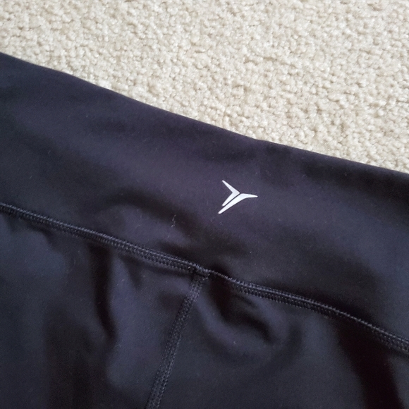 Old Navy Active | Plus Size Exercise Leggings - Picture 3 of 6